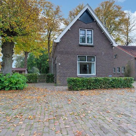 Cozy Holiday Home By The Canal In Dwingeloo Exterior foto